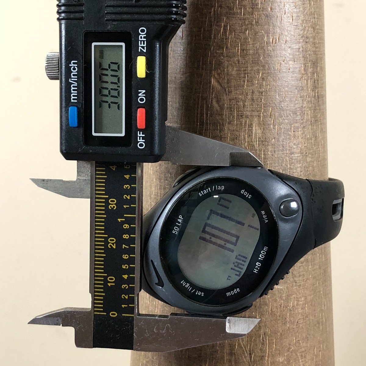 Nike Triax Men WR0003 Sport Bowerman Rubber Oval Quartz Digital