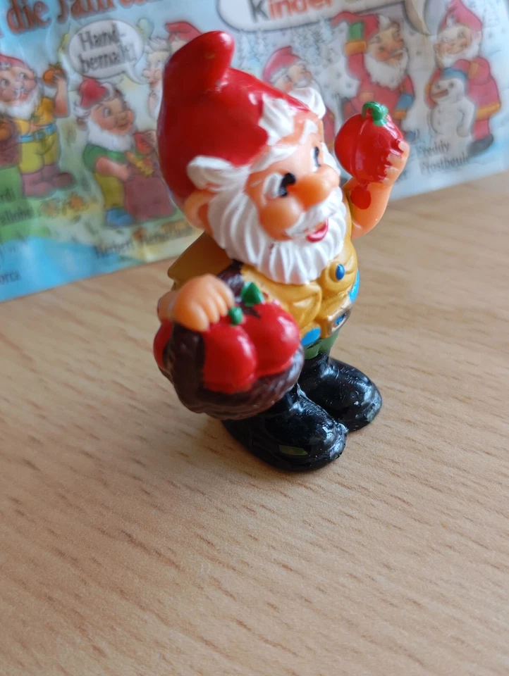 Kinder Ü Ferdi Fallobst mit roten Äpfeln  sehr seltene bemalte Figur mit Fehlern - Bild 4 von 4