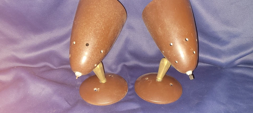 Par de luces de aplique de pared de mediados de siglo Foto 3 de 4