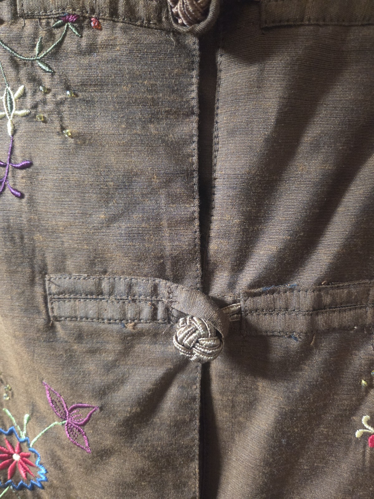 White Stag Blouse Women’s Sz L Brown Embroidered Floral Knot Buttons NWT