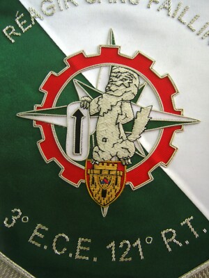 FANION EN CANNETILLE REGIMENT DU TRAIN LE 121° RT 3° E.C.E