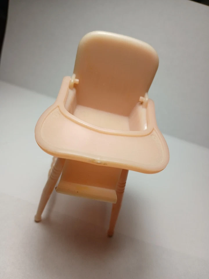 SILLA ALTA VINTAGE RENWAL casa de muñecas bebé guardería/cocina rosa Foto 2 de 4