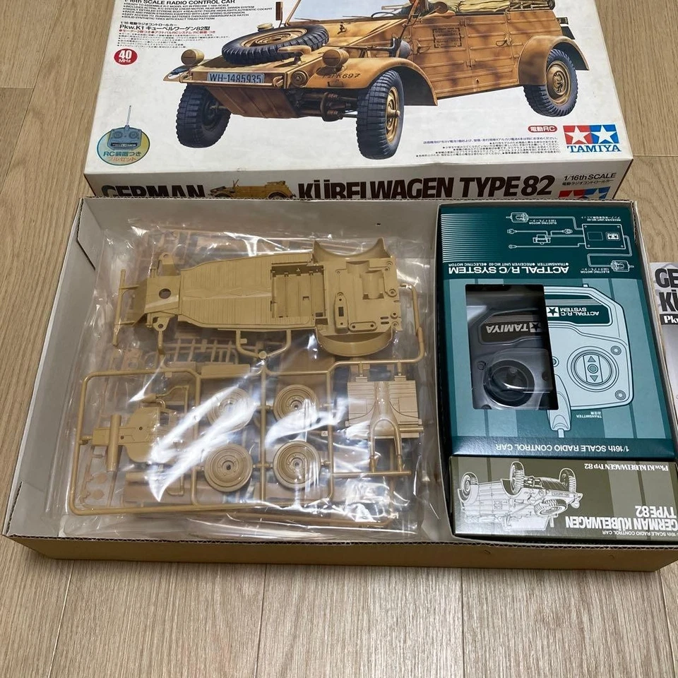 Tamiya German Kubelwagen Type 82 scala 1/16 RC Car Kit modello militare - Immagine 4 di 4