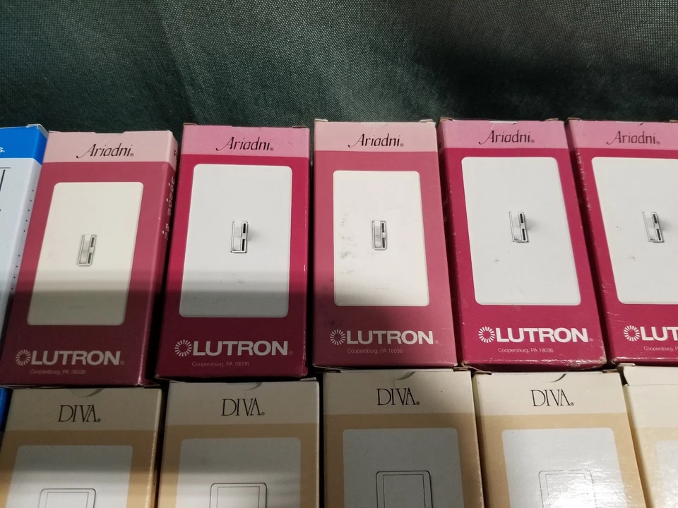Lote de 43 interruptores atenuadores deslizantes preestablecidos Lutron Skylark Maestro Diva Ariadni Foto 3 de 4