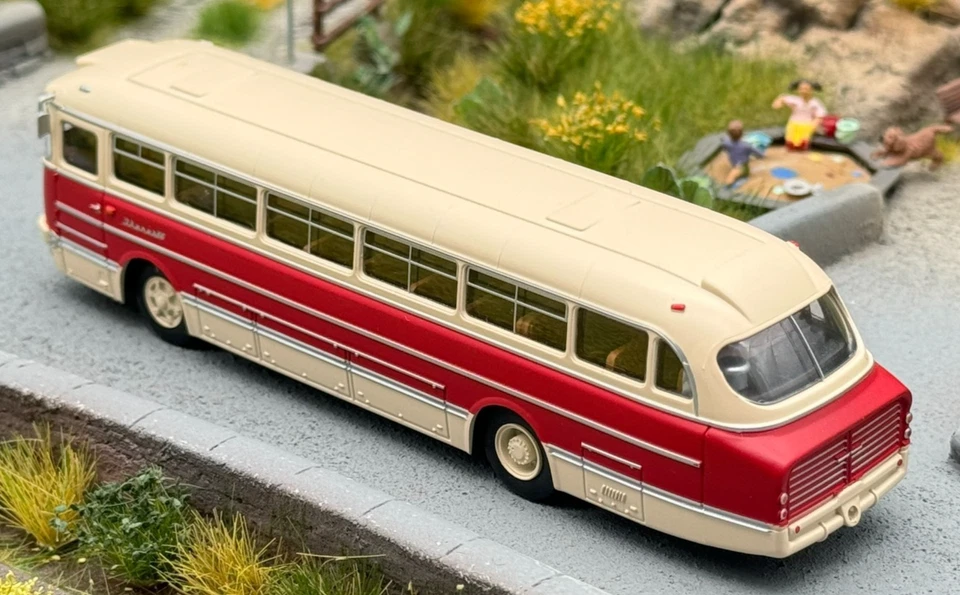 Ikarus 55 Überlandbus "Creme mit Rot " Brekina 59551 OVP 1:87 - Bild 2 von 2