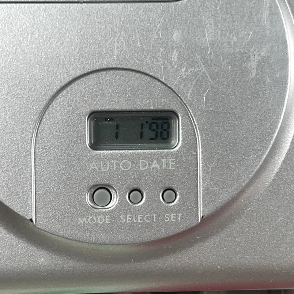 Fujifilm Zoom Date 60EZ Built-in Flash Auto-Focus 35mm Point & Shoot Film Camera - Image 3 of 4