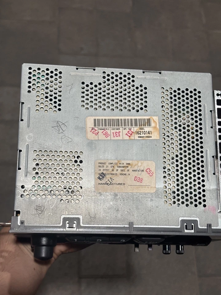 DELCO GM CHEVY AM/FM/CD 16210141 OEM probado  Foto 2 de 4