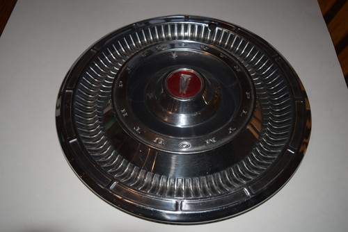 1966 MOPAR PLYMOUTH CLASSIC 14" HUBCAP - Imagen 1 de 10