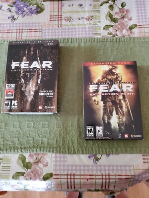 FEAR - Director's Ed.- CIB With Manual And Comic & Exp. Pack EXTRACTION POINT