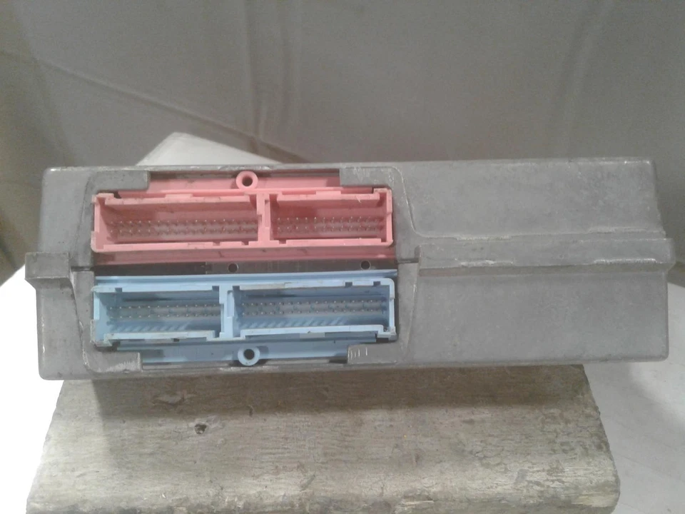 Used Engine Control Module (ECM) fits: 1999 Saturn Saturn s series Electronic Co Foto 2 de 4