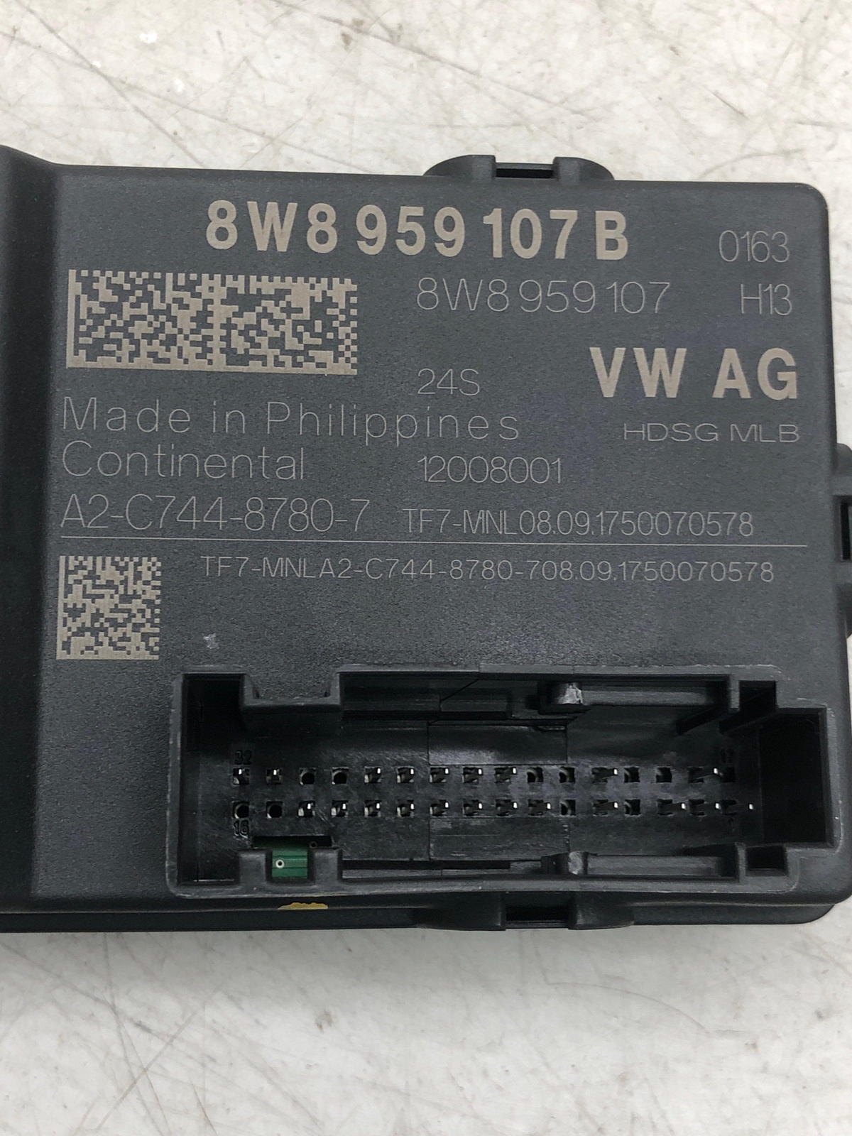2016-2020 BENTLEY BENTATGA REAR LIFTGATE TAILGATE MODULE 8W8959107B *BROKEN TAB*