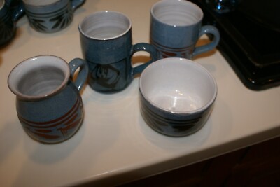 Vintage BRIXHAM WELL HOUSE Pottery  LOT OF 3 CUPS AND 1 MINI BOWL