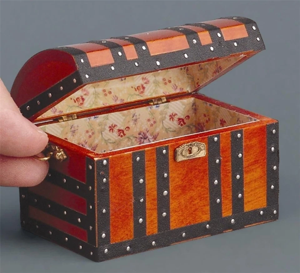 Reutter Porzellan Antique Antike Holztruhe Puppenstube 1:12 Art 1.863/0 - Bild 4 von 4