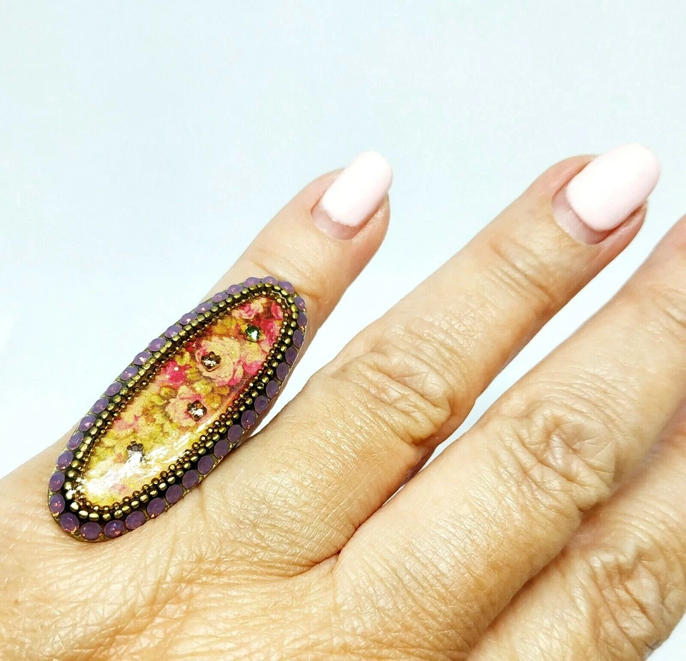 Precioso anillo de cristal púrpura claro Michal Negrin talla única para mujer. Foto 4 de 4