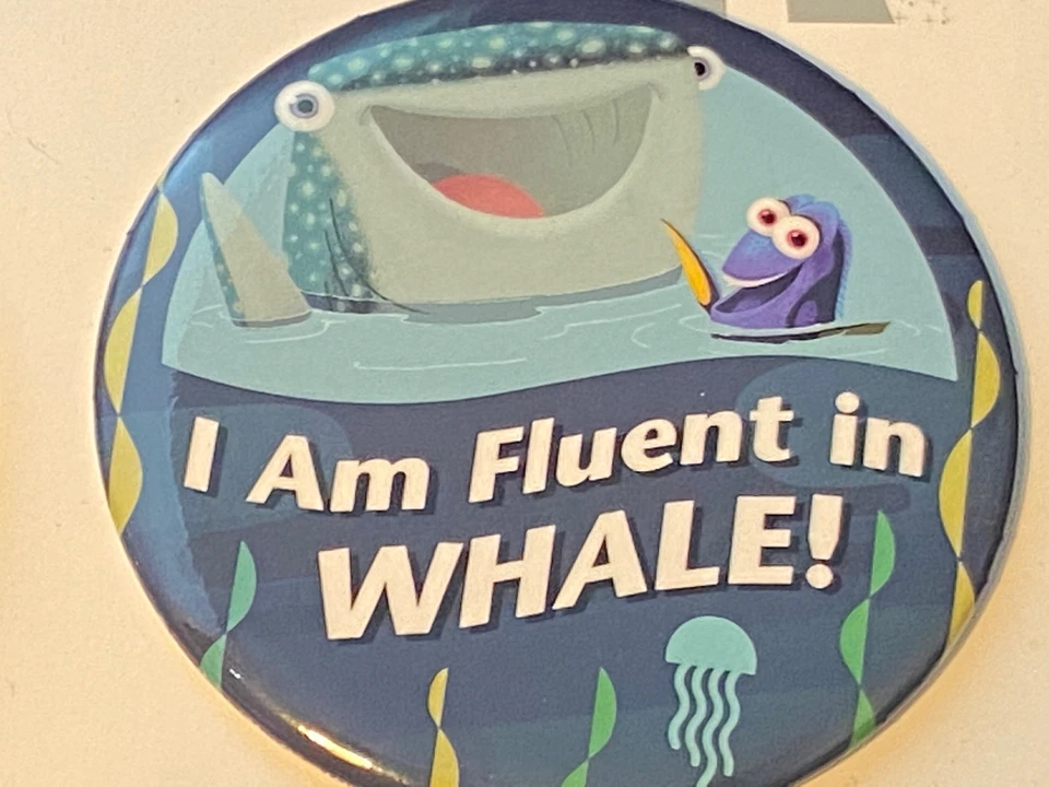 Pin Disney Button Finding Nemo WDW Conjunto de 2 Dory Whale Happy Place Pixar Novo - Imagem 2 de 4