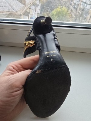 Tom Ford sandals, size 39. Black leather, gold, zipper   style and luxury.