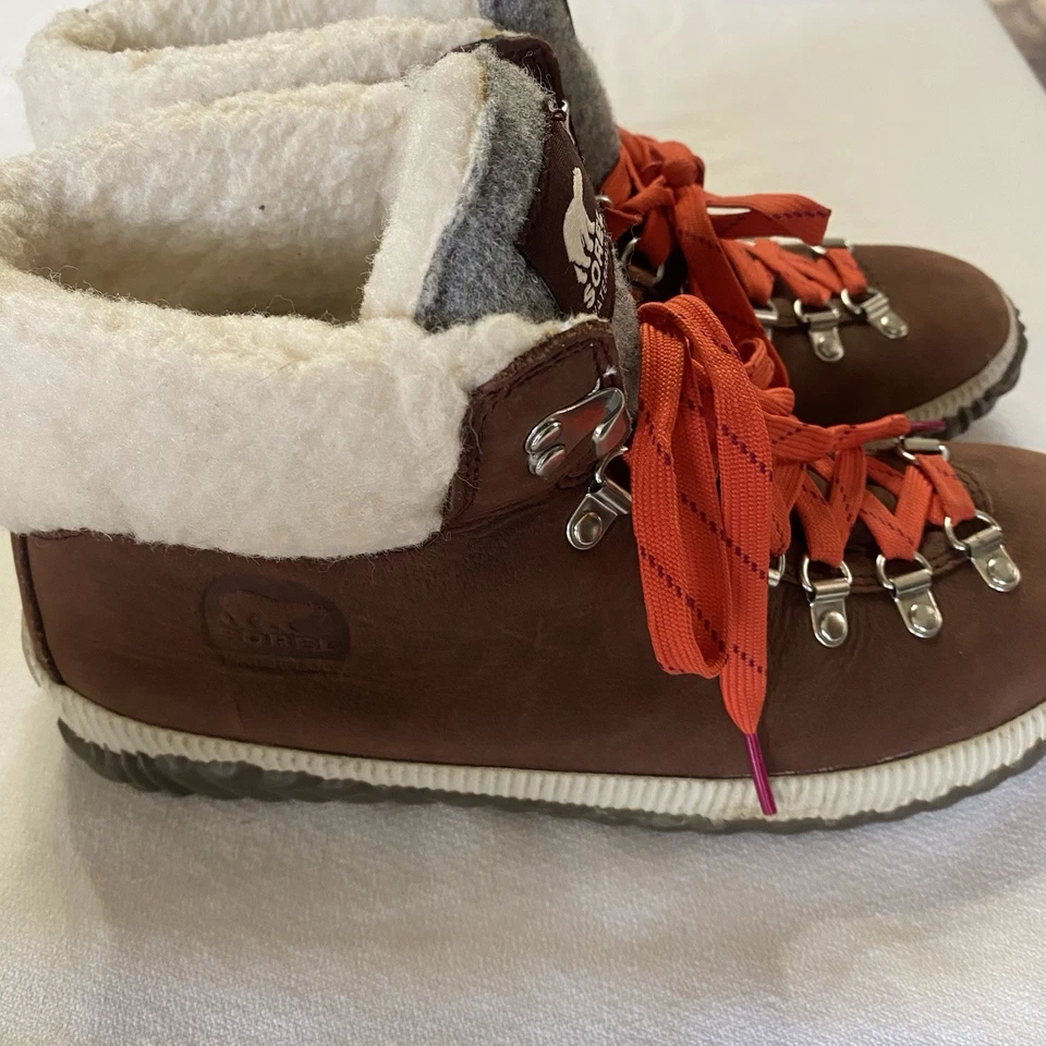 Sorel Waterproof Shearling Lined Leather Boots Size 10 Women’s - Image 3 of 4