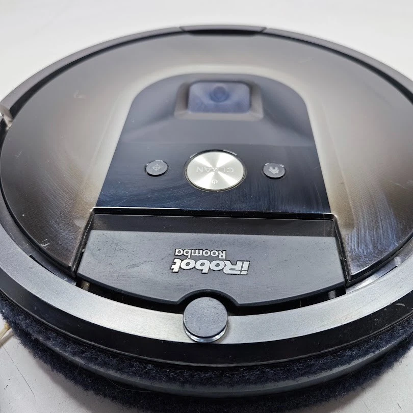 iRobot Roomba 980 Robot Vacuum Cleaner - For Parts - Image 3 of 4