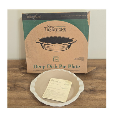 The Pampered Chef New Traditions Deep Dish Pie Plate Round Stoneware White