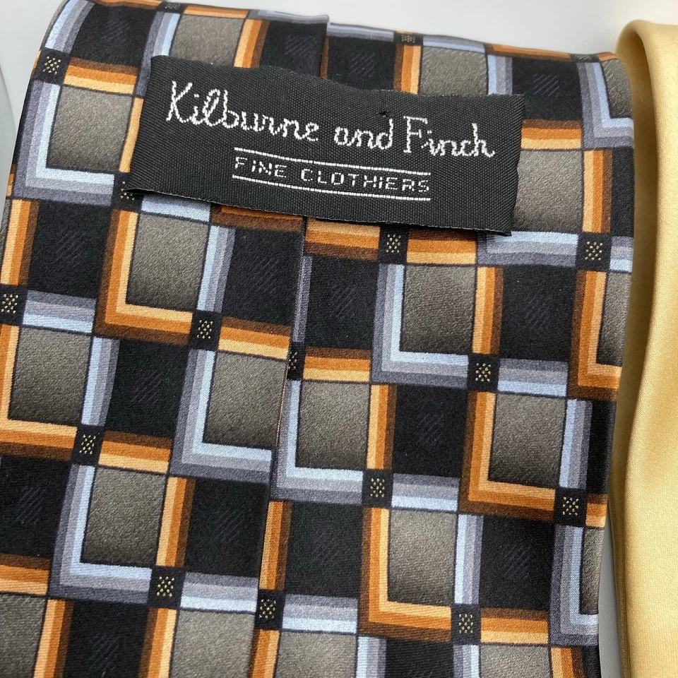 Corbatas de seda Kilburne and Finch 3 | Negro Dorado Naranja Geométrico | Ancho Clásico Foto 3 de 4