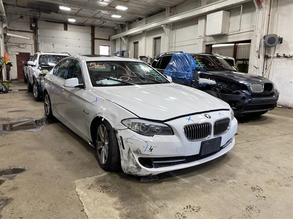 PLASTIC ENGINE COVER BMW 528i 2013 13 1407242 Foto 3 de 4