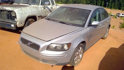 Passenger Front Spindle/Knuckle Fits 04-06 VOLVO 40 SERIES 256602