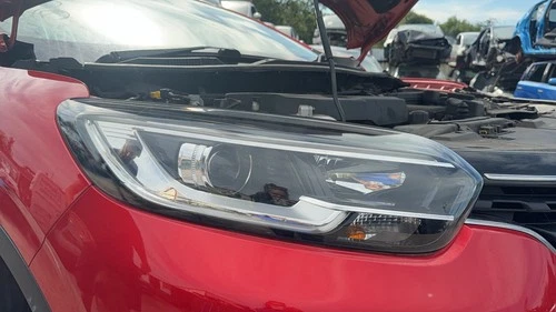 * RENAULT KADJAR ICONIC 2019 HEADLIGHT/HEADLAMP DRIVER RIGHT OFFSIDE 260102760R