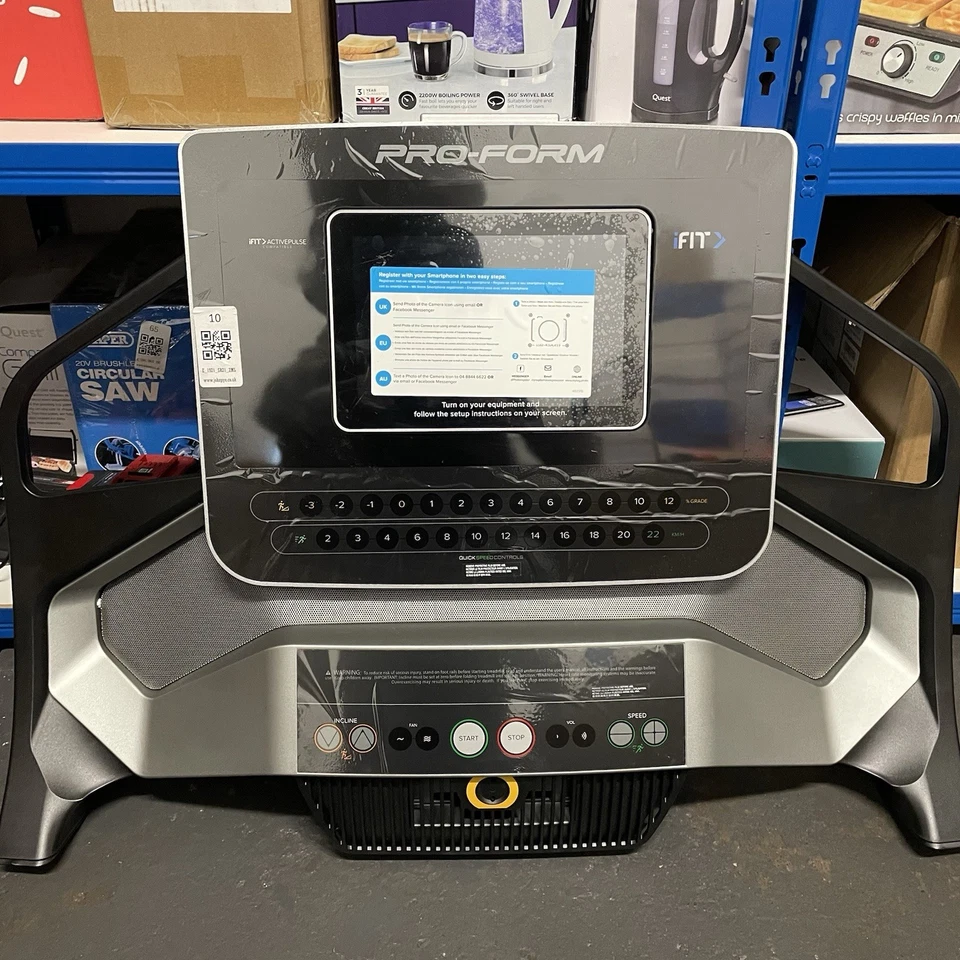 ProForm Pro 2000 Motorised Folding Treadmill - Image 4 of 4