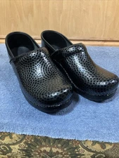 Dansko Professional Clogs Women's 39 Black Gray Medallion Web Leather