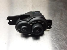 2003-2006 Chevrolet SSR OEM Headlight Control Switch 89047074