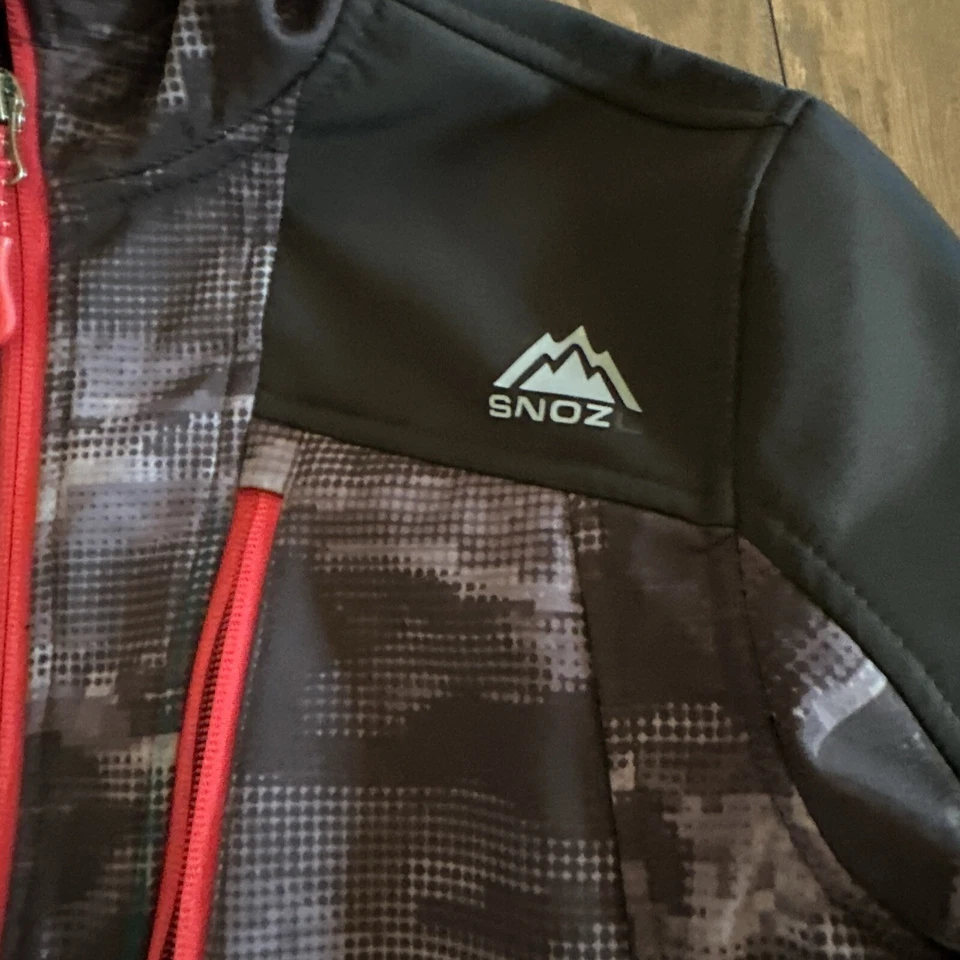 Snozu Jacket Ski Boy Softshell Camo Hooded Black Gray Red Size Medium 10/12 - Image 3 of 4