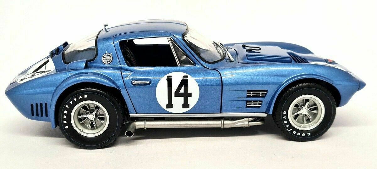 特価 exoto (1/18) コルベット Grand Sports Coupe 特価 exoto (1/18) コルベット Grand Sports Coupe - メルカリ