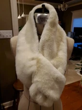 Badgley Mischka Faux Fur Pull Through Scarf NWT $58 IVORY