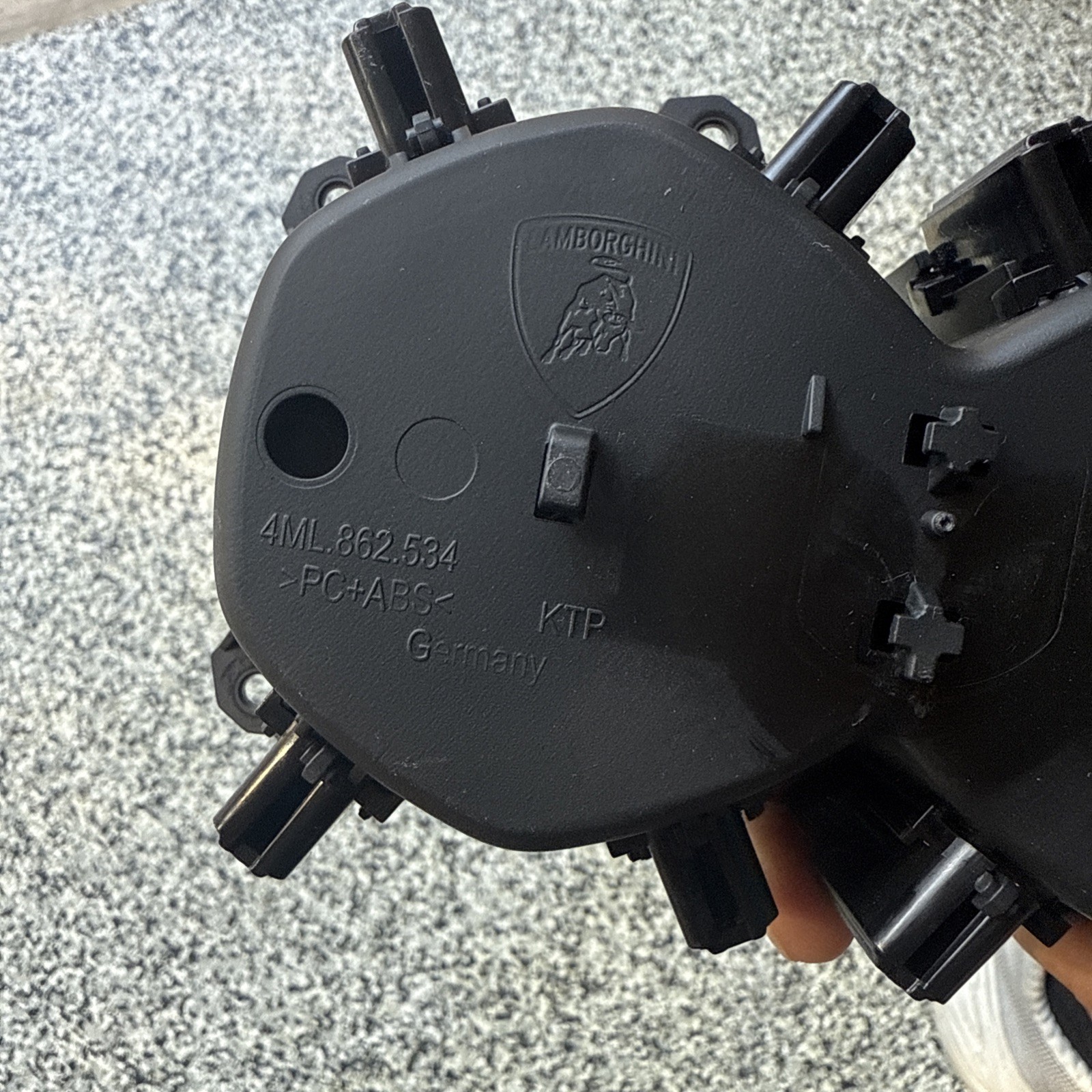 Lamborghini Urus Cupholder 4ml862534