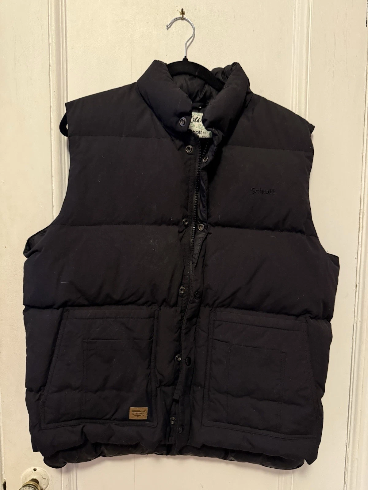 Vintage Schott Bros Down Black Puffer Vest Mens Lrge Goose Insulated Outdoor 80s
Opens in a new wind