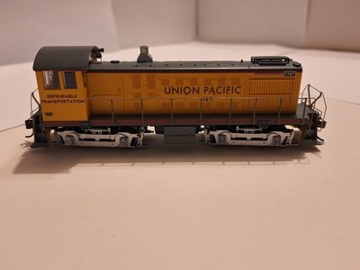 Used HO Bachmann 63210 DCC Sound Union Pacific Alco S4 Diesel Locomotive #1167