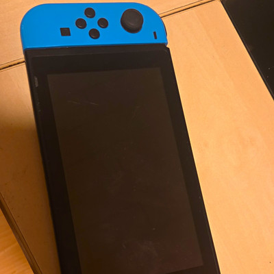 Nintendo Switch Konsole 32GB Joy-Con Blau/Rot HAC-001(-01) Siehe Beschreibung