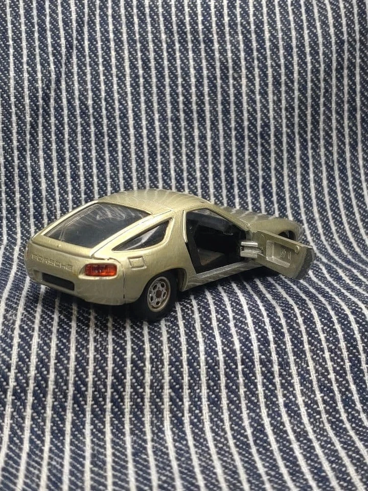 Solido Porsche 928 1/43 Diecast Model Car Vintage Collectible Classic - Imagen 4 de 4