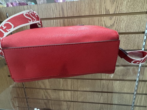 Borsa a tracolla e tracolla colore rosso di Guess - Foto 6 di 6