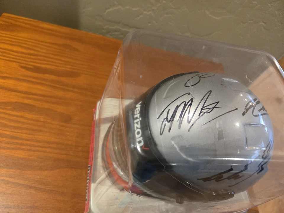 全新带盒 4 签名威瑞森迷你赛车头盔 — 第 2/4 张图片