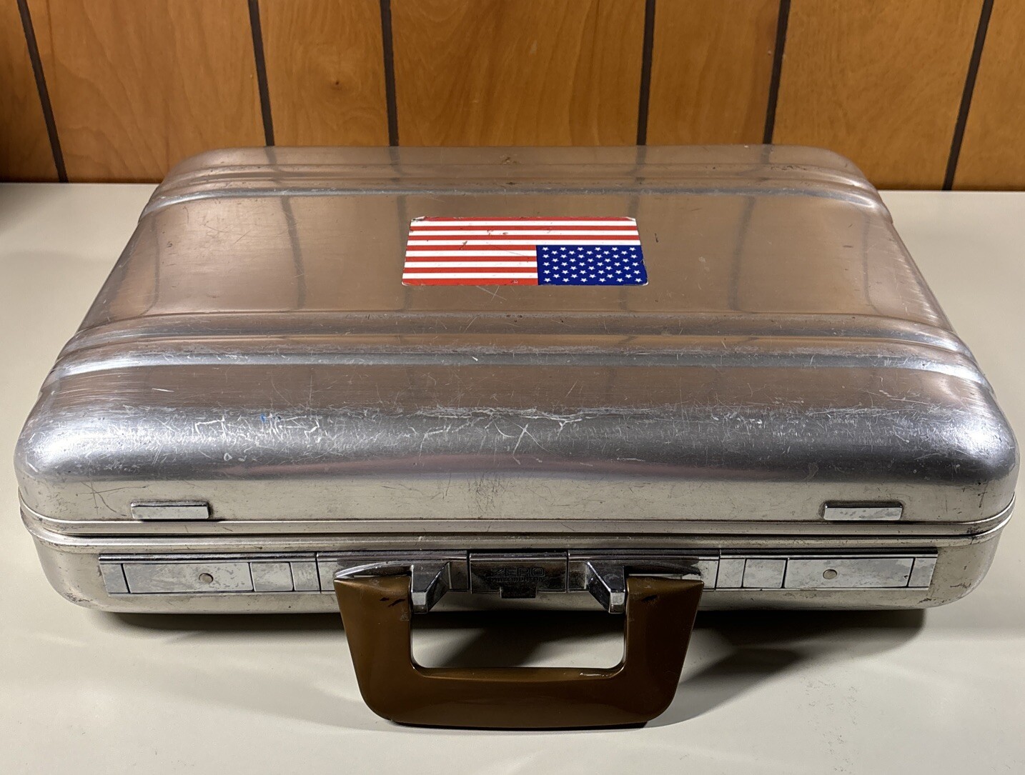 Vintage ZERO Halliburton Executive Aluminum Silver Briefcase Combo Lock eBay