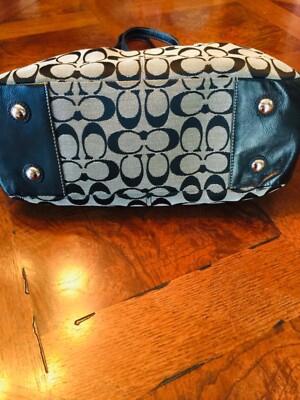LikeNew Authentic COACH Pleated East West Gallery Signature