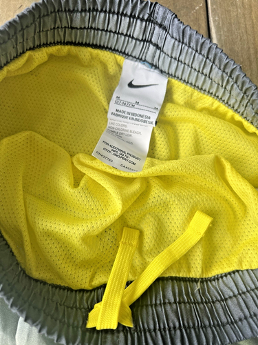 New Big Boy's Nike Swoosh Volley Swim Shorts, Horizon Stripe Medium - Picture 3 of 5