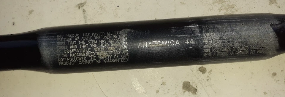 Piega manubrio bici corsa marcato ITM ERGAL 7075, larghezza cm 43 - Immagine 3 di 4