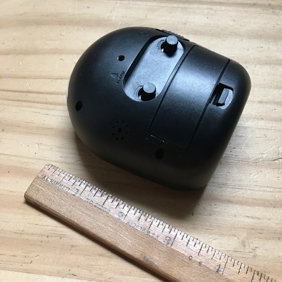 Sharp SPC844 Retro Quartz Analog Ascending Alarm Clock w/ Luminous Hands Black - Image 3 of 3