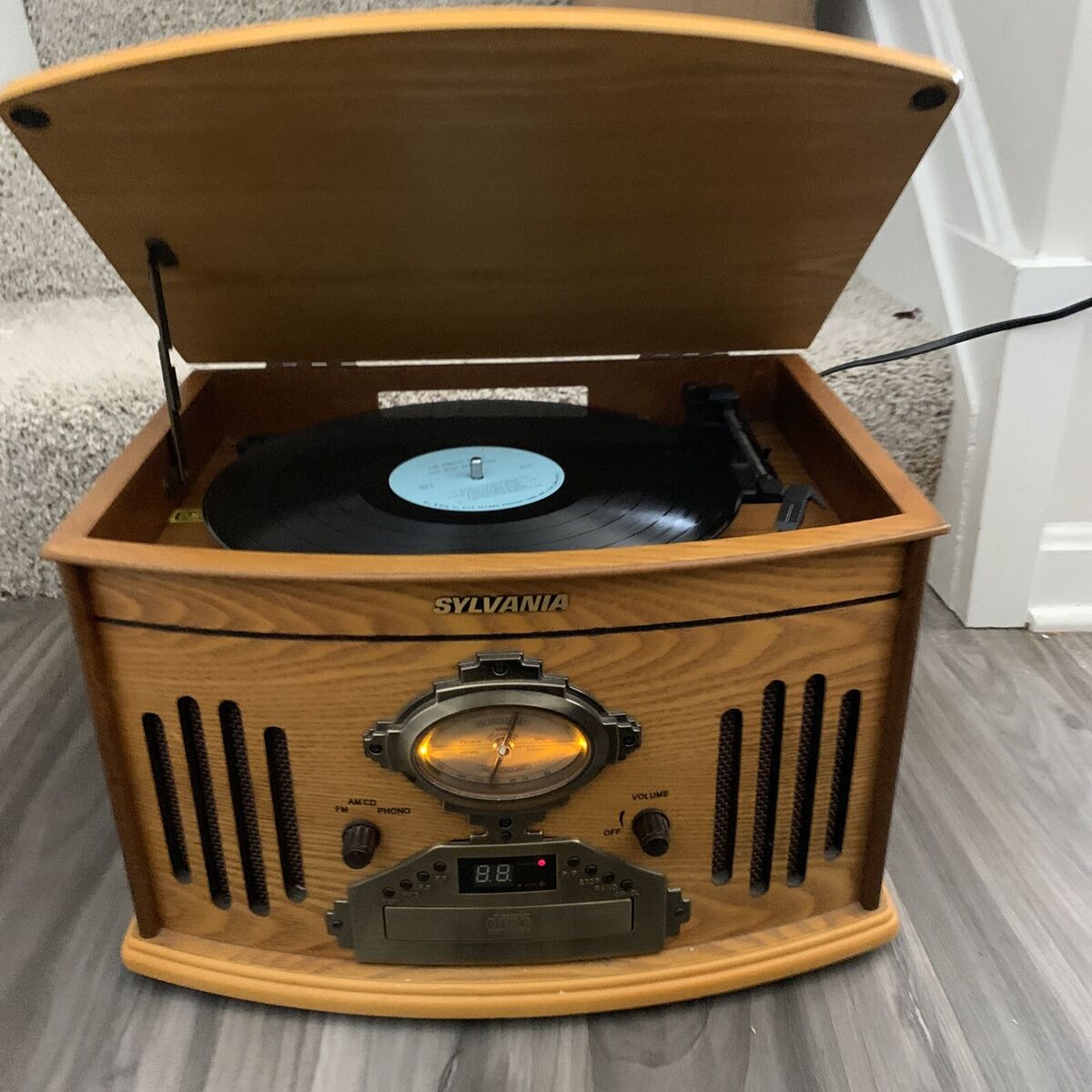 Working* Sylvania SRCD817 SRCD-817 AM / FM Radio CD Player Working* Sylvania SRCD817 SRCD-817 AM / FM Radio CD Player