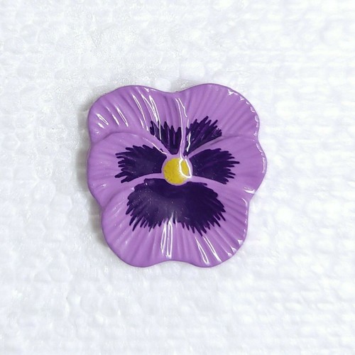 JHB Pansy Flower Button 19mm Shank Novelty Plastic Vtg Purple White Yellow Plant - Picture 11 of 16