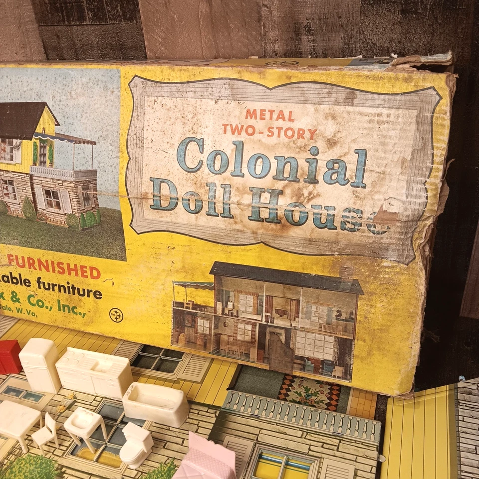 Casa de muñecas colonial vintage Marx litografía de hojalata de dos pisos 4051 con caja muebles leer Foto 3 de 4