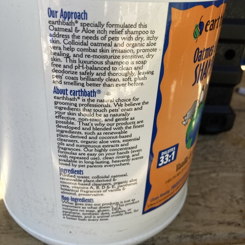 Oatmeal & Aloe Pet Shampoo for Dogs & Cats, Vanilla & Almond, 128oz 1 Gallon - Picture 3 of 4