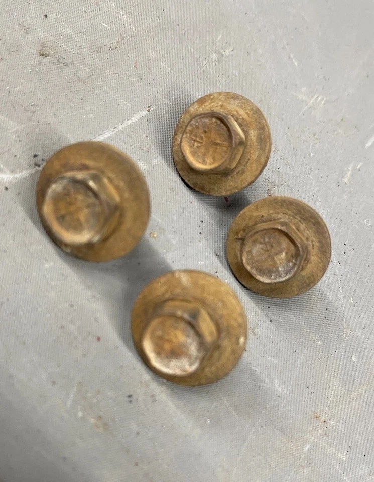 Chevy Impala 1965-1972 capó bisagra pernos BelAir Biscayne Chevelle GTO Cutlass 442 Foto 2 de 4